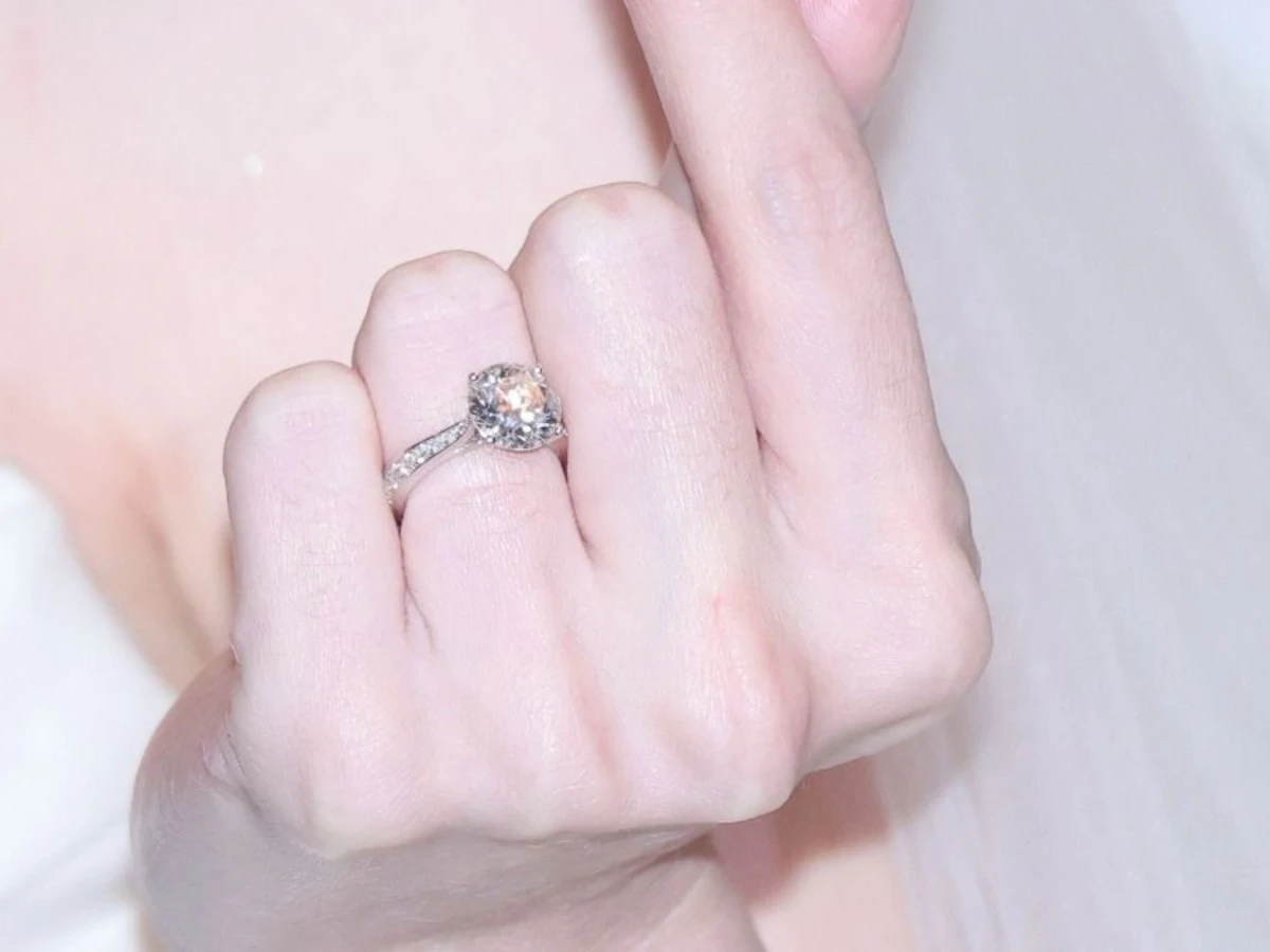 許瑋甯婚戒由邱澤設計