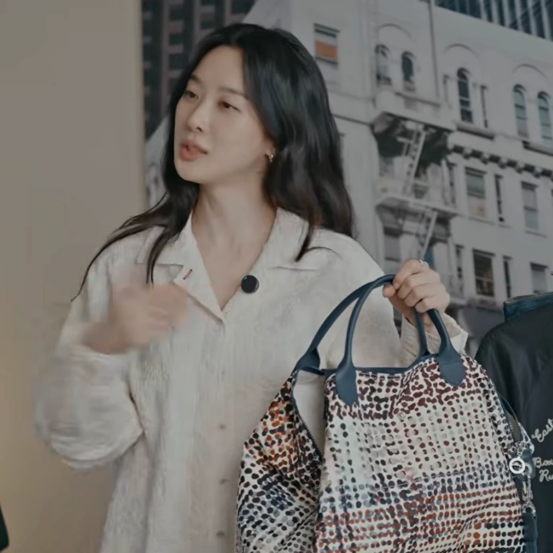 韓女公開「10年愛物」：Levi's 人生牛仔褲、跳蚤市場郵差包、LONGCHAMP旅行必備