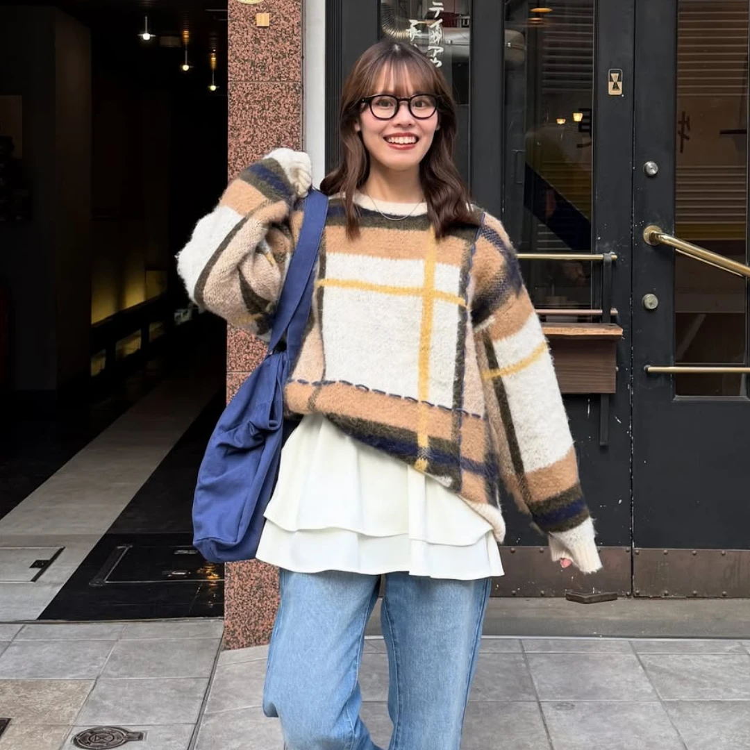 冬天毛衣、衛衣怎麼紮最瘦？日本女生「皮帶+橡皮筋」神招公開，一秒解決腹部凸包困擾