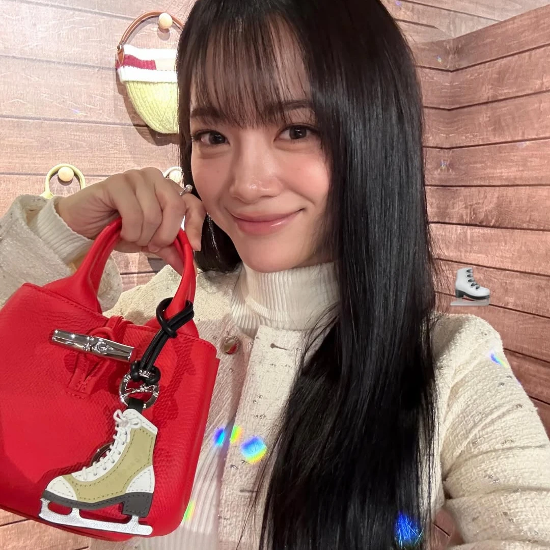 LONGCHAMP竹節扣包成韓女新寵！金世正、Irene神顏都拿它～冬季節慶系列讓人心動想買