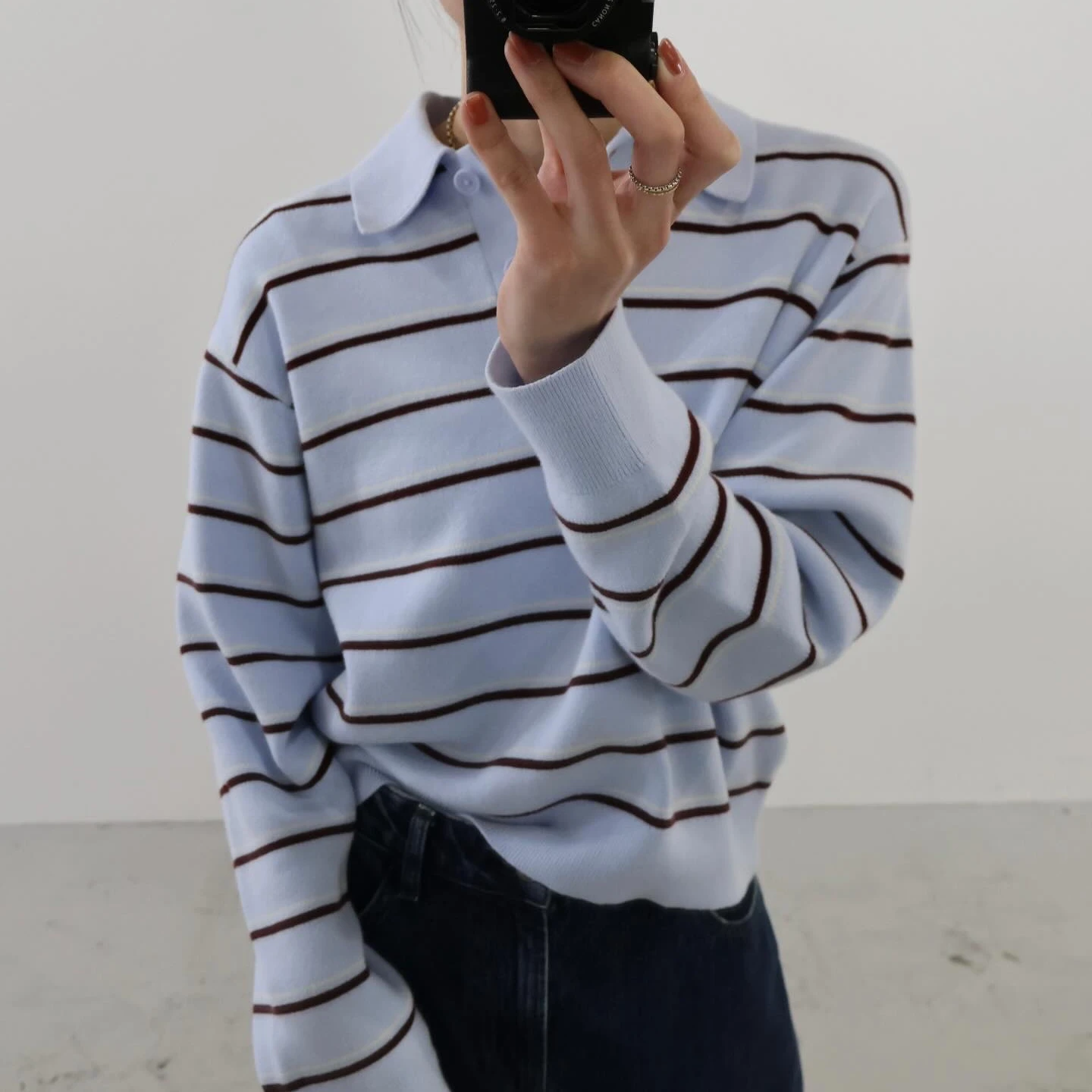 UNIQLO「MIU MIU風」條紋針織衫在日韓爆紅！藍棕配單穿就好看，日本店員推薦這樣疊搭