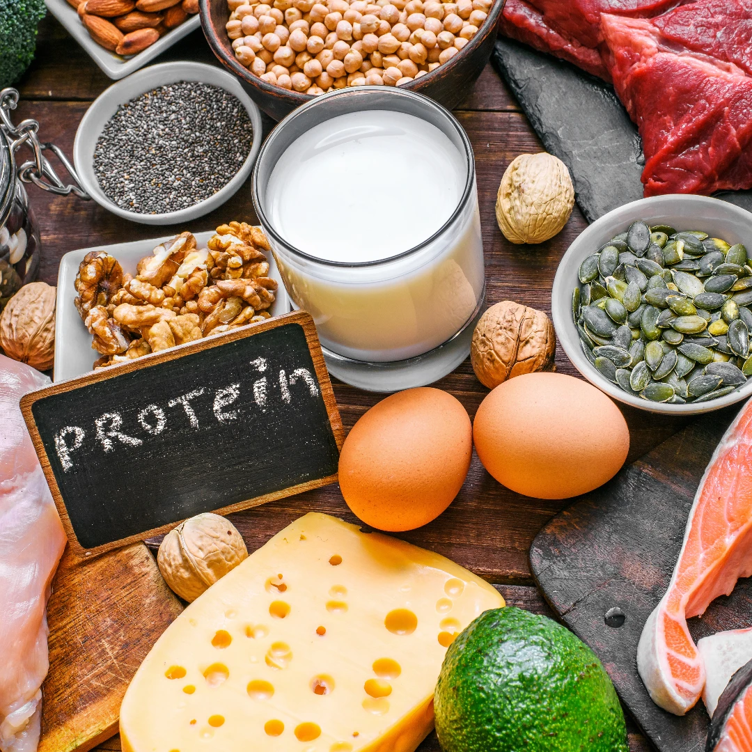 以為吃多會更壯？蛋白質過量 7 大壞處超震撼，每日上限一次掌握