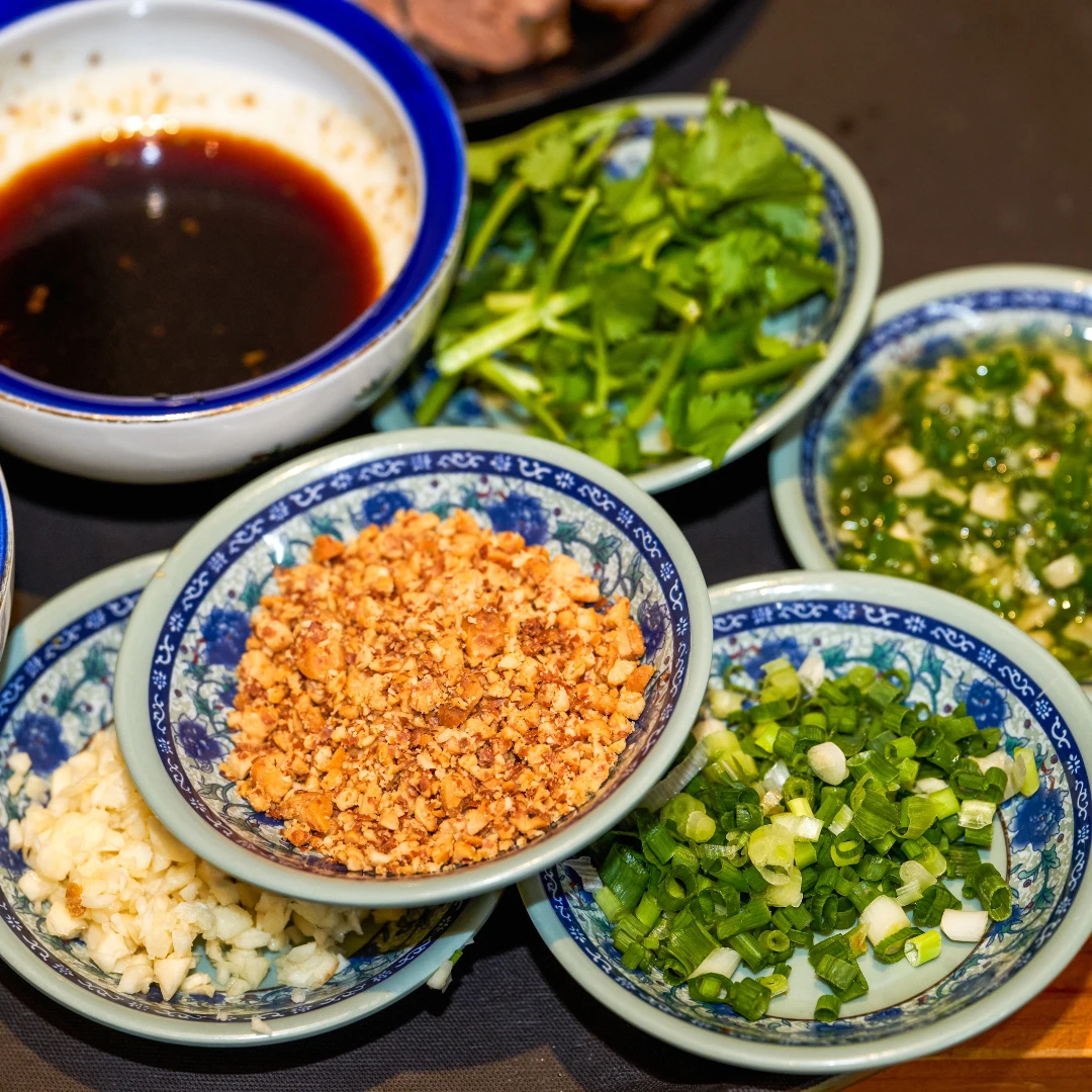 寒流來了！《12款低熱量火鍋沾醬》吃貨的逆襲：火鍋照吃、體重不怕失控