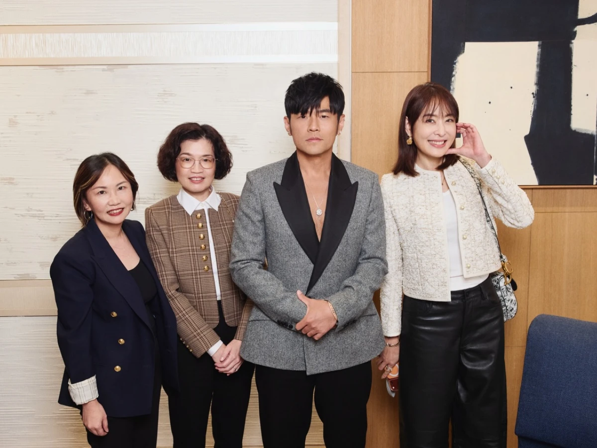 賈永婕同框周杰倫