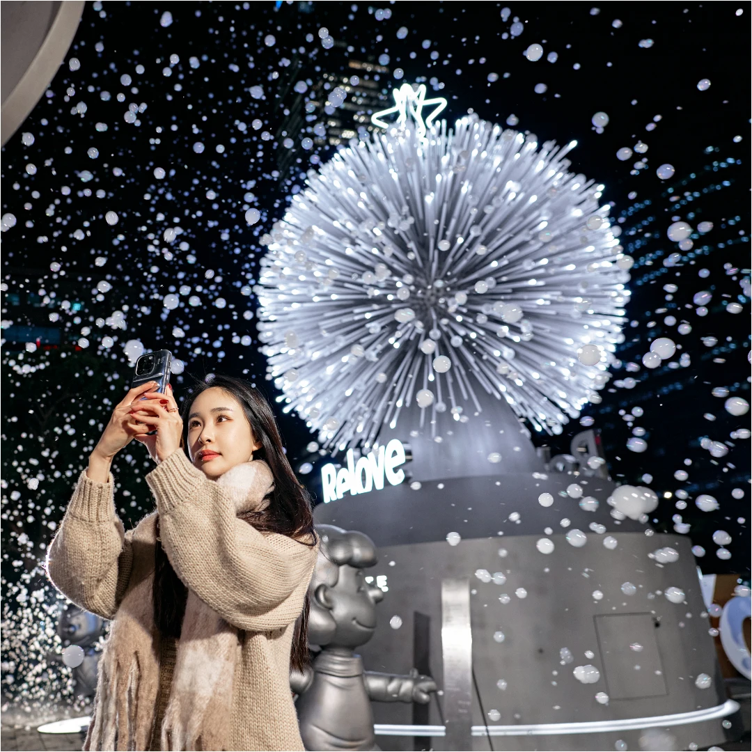 信義區下雪了！Relove《呼吸樹》打造夢幻泡泡雨