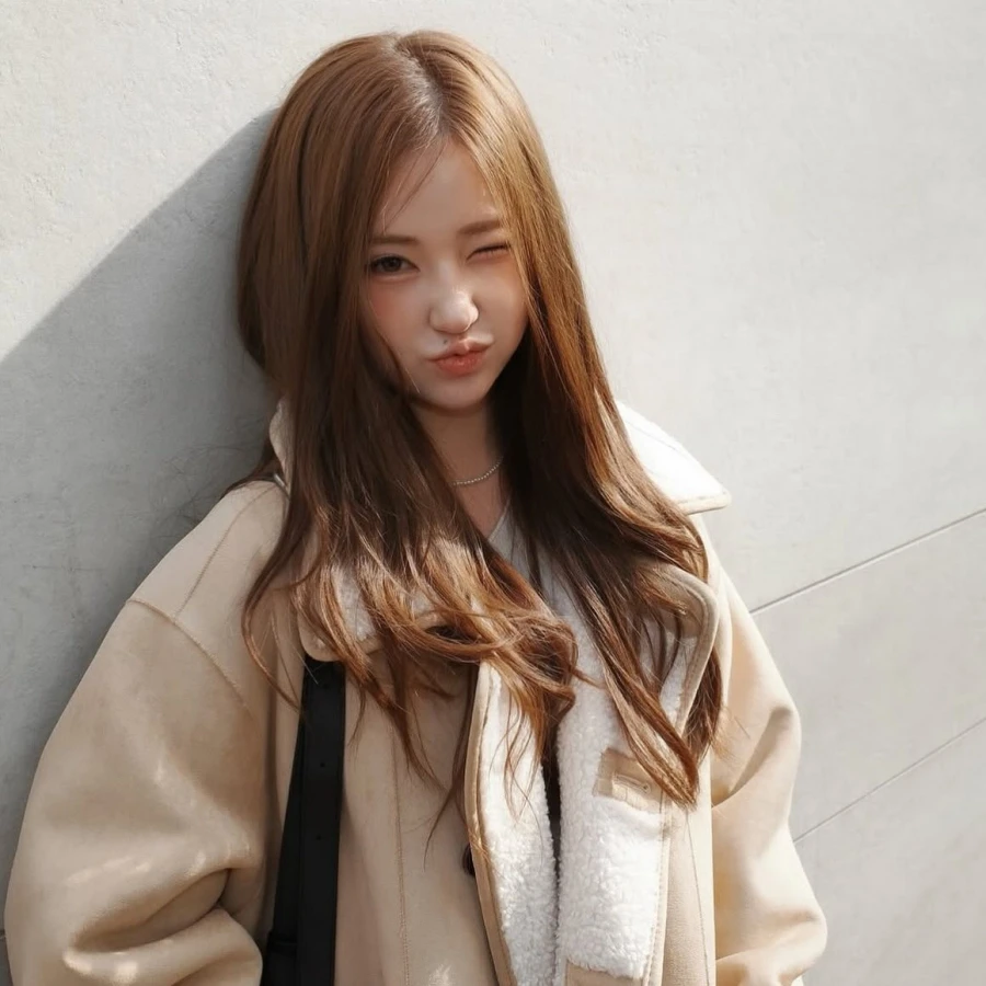 Photo by HAUM 하움 on November 04, 2025. May be an image of one or more people, hair, duffle coat, goosedown coat, parka, top and text. Photo by HAUM 하움 on November 04, 2025. May be an image of one or more people, hair, duffle coat, goosedown coat, parka, top and text.