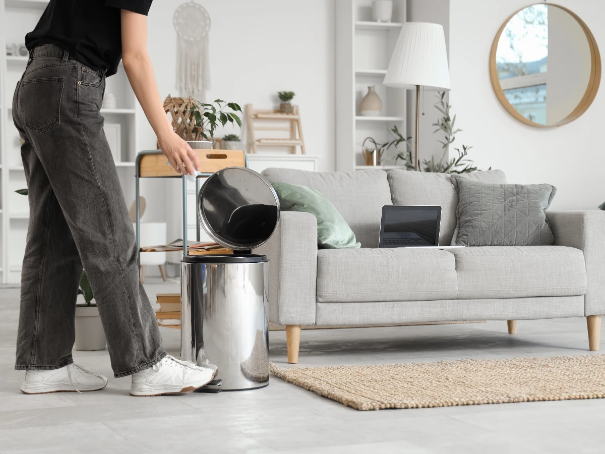 地雷1｜垃圾桶在門口