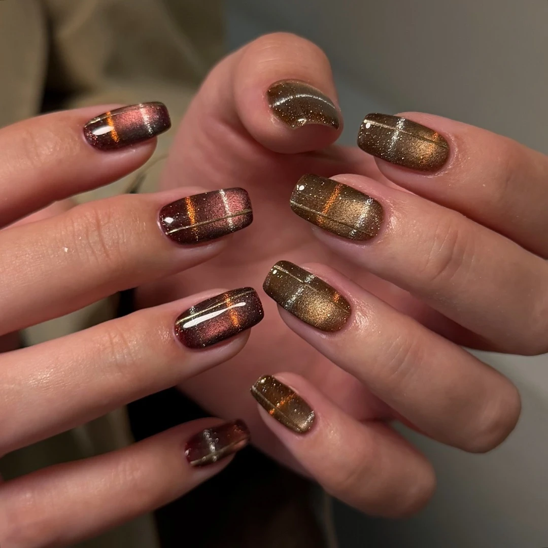 2026日本票選人氣第一「格紋美甲」範本:顯白、高級、不挑手型的神級配色一次看