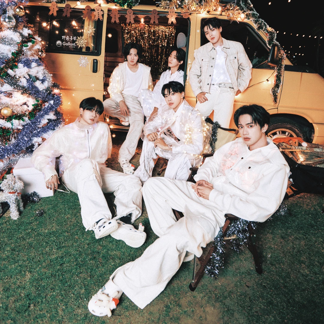 解鎖 Crocs 冬季限定「柔和暖男魅力」 ，一起穿上OZONE同款！