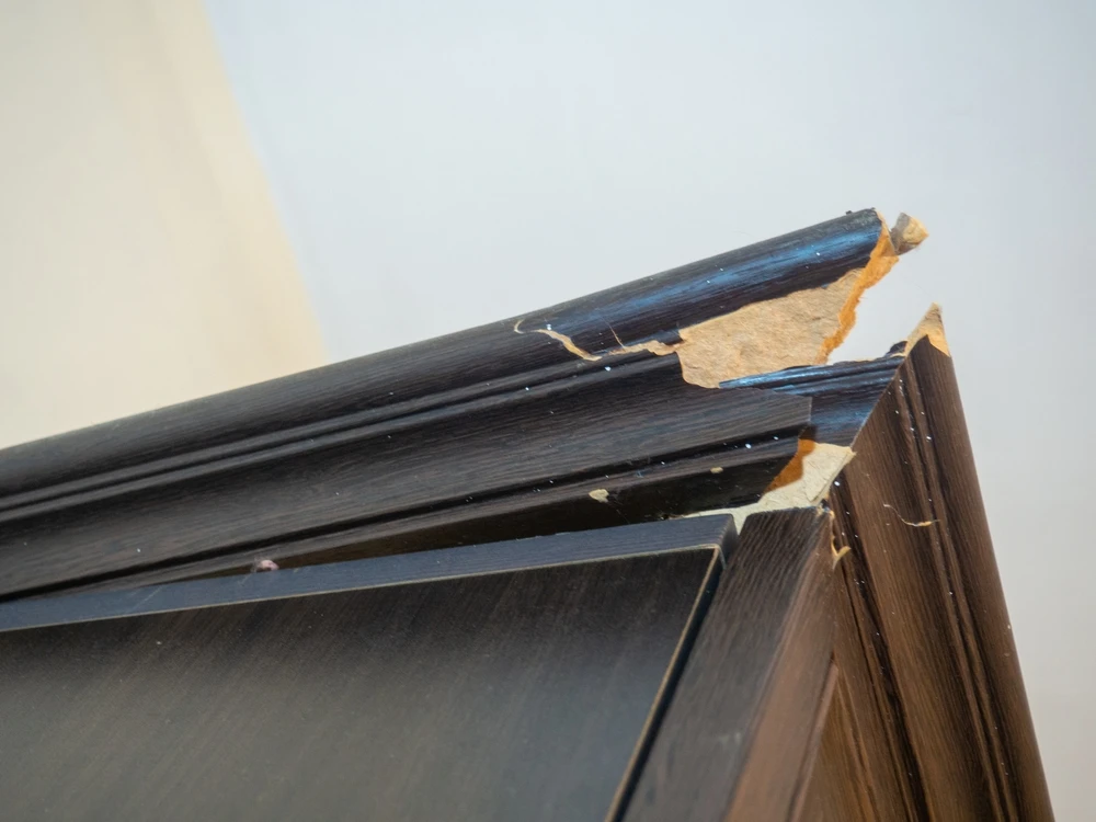 家中放越久越倒楣的物品1. 破舊或損壞的家具、物品