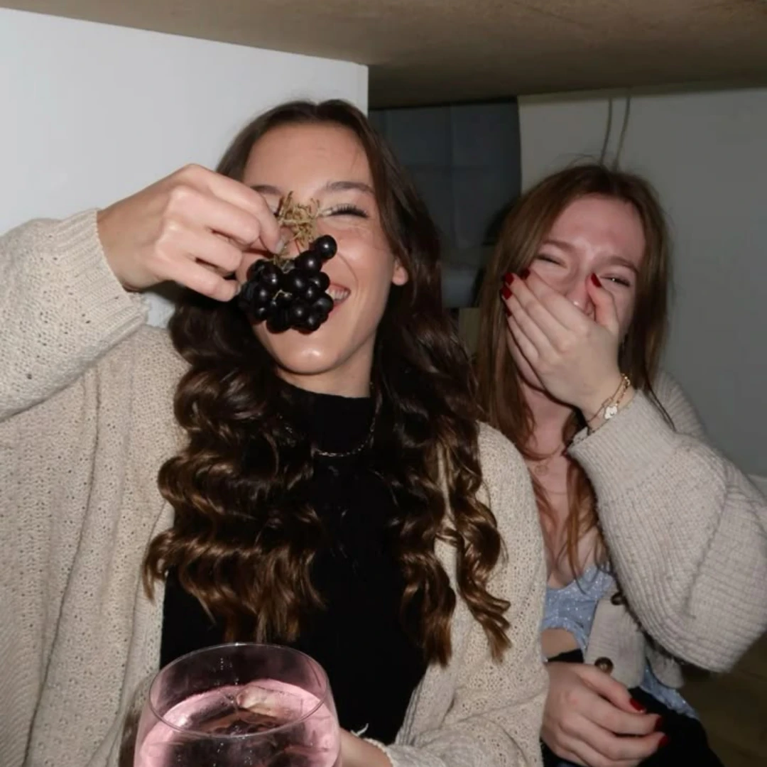 2026跨年不只靠「吃綠葡萄脫單」還有哪些招好運技巧？口袋放硬幣錢滾錢、拖行李箱、轉運秘訣公開！