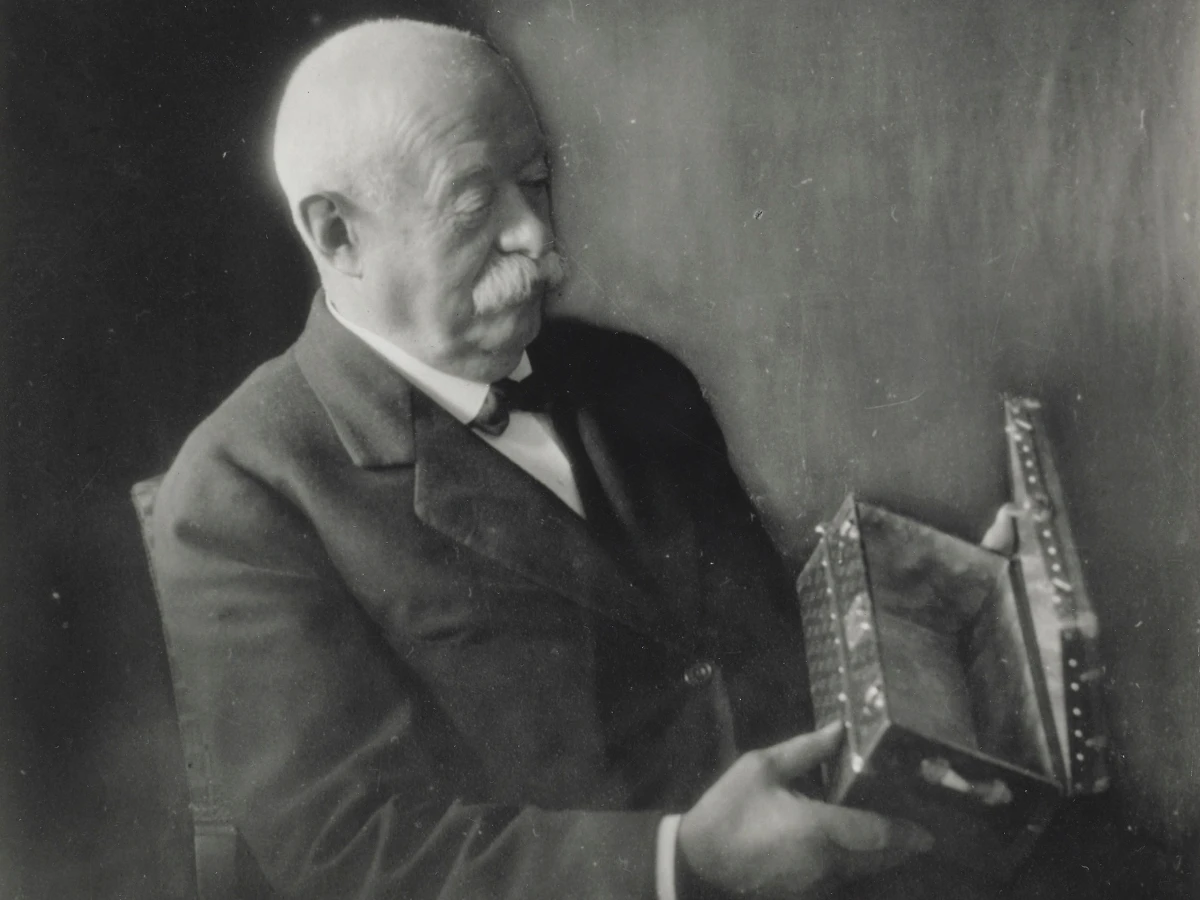 LV Monogram 130週年