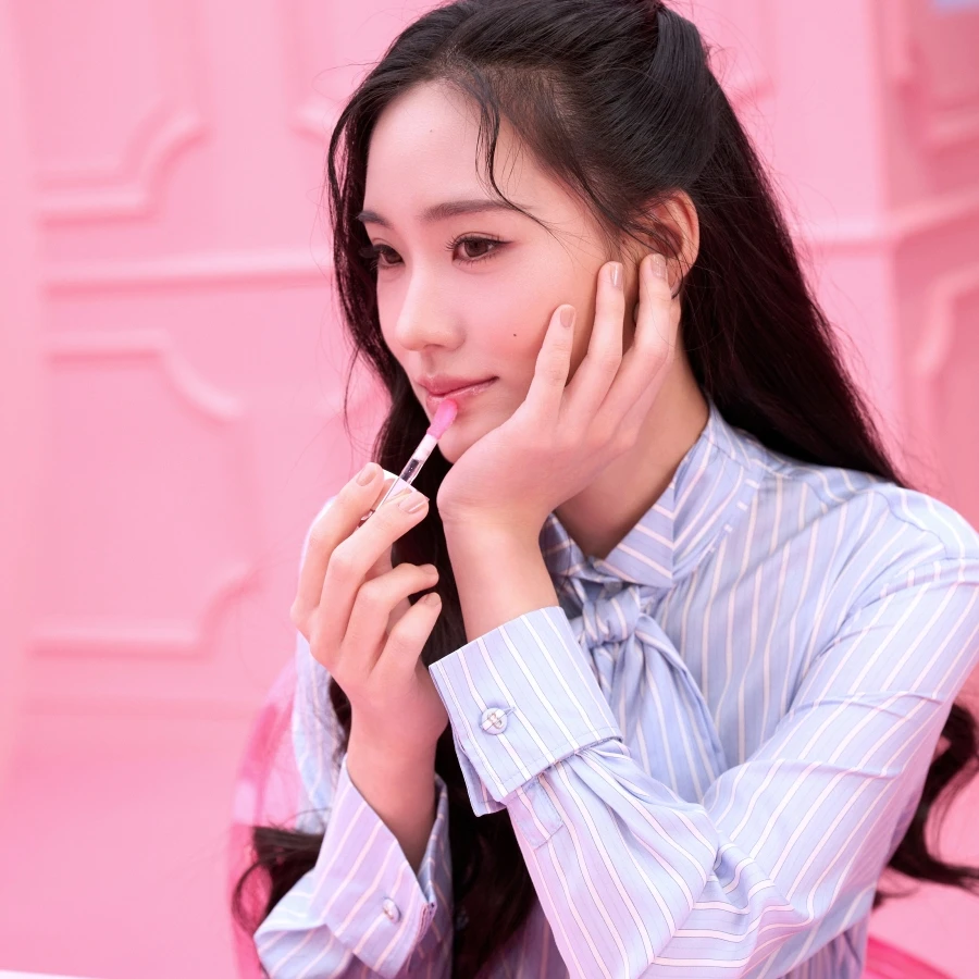 Lily的唇彩哲學：不一定要全妝，但一定要有氣色