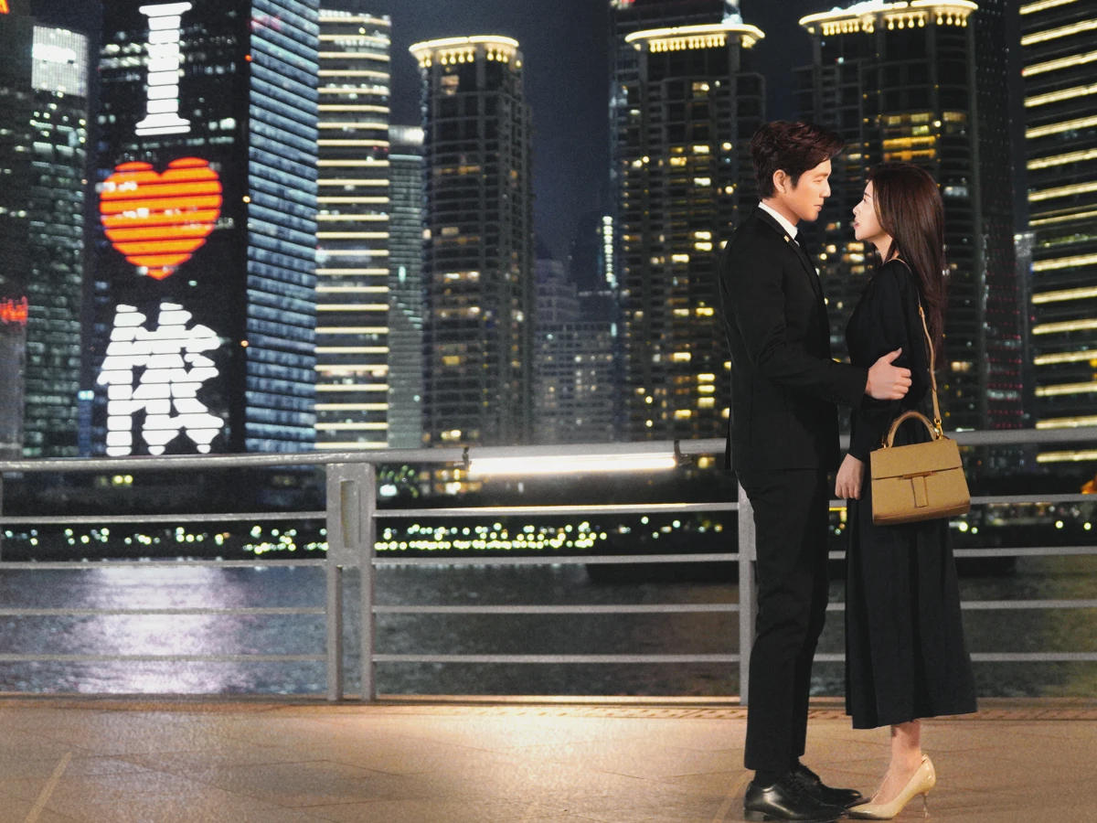 劇情亮點8.路透吻戲爆火出圈