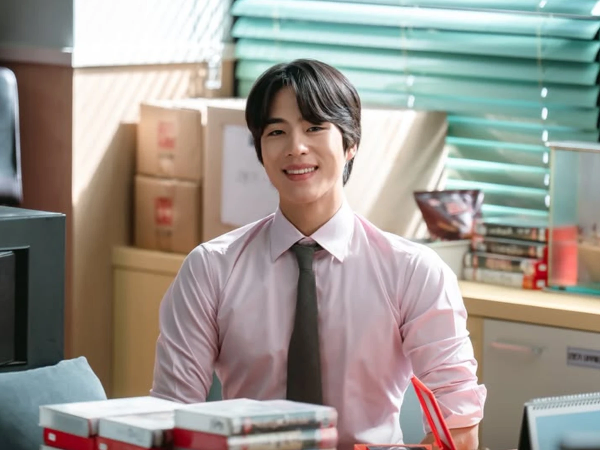 「宸」：靠近核心位置，自然掌握資源流向