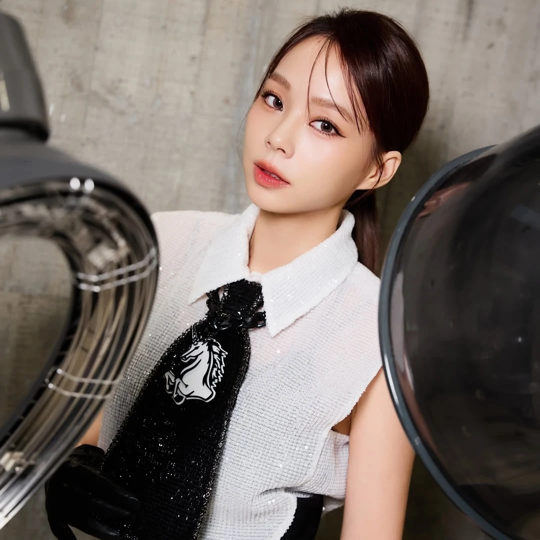 45歲孫淑媚尾牙穿搭辣瘋～顏值逆生長全靠「減齡穿搭」技巧：短版上衣顯瘦、「這單品」還顯嫩！