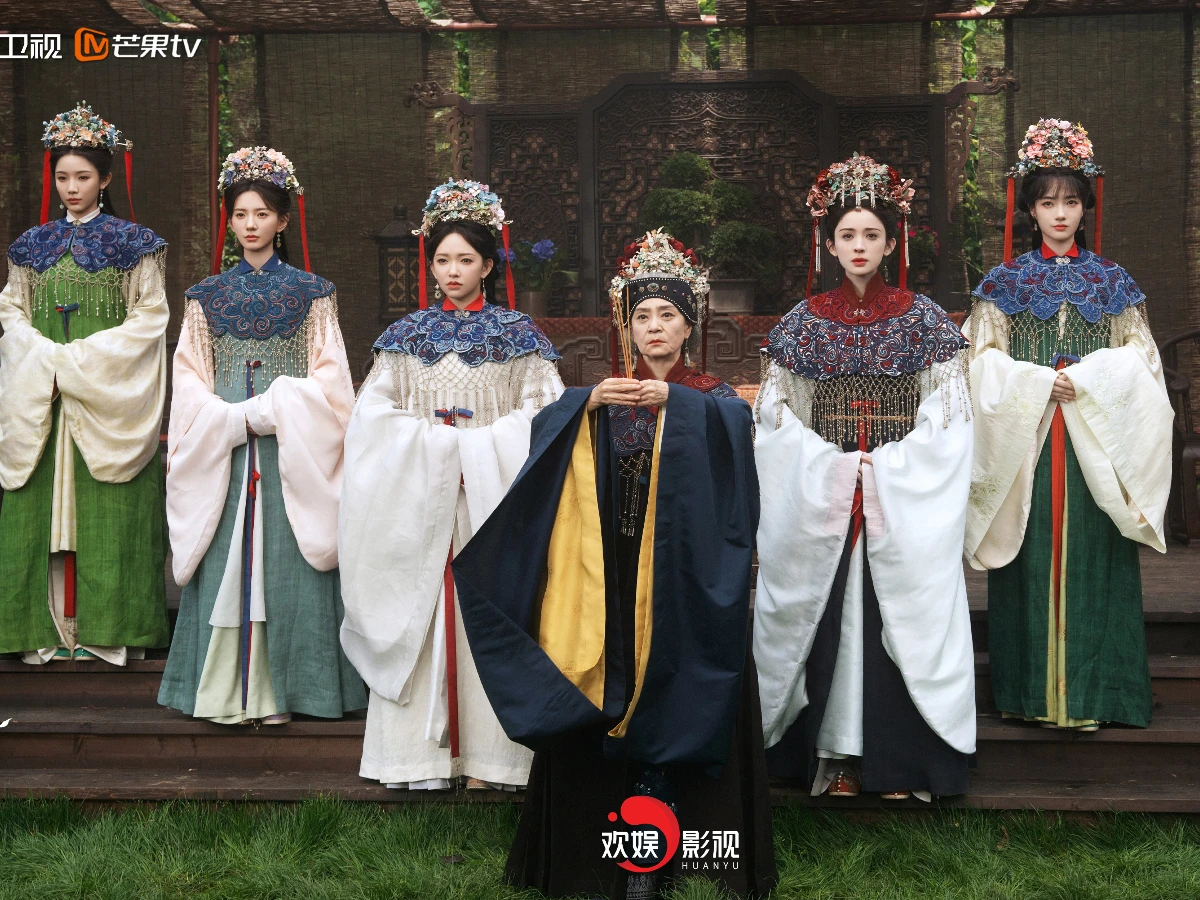 劇情亮點1.雙線敘事、「女尊雄競」題材新穎