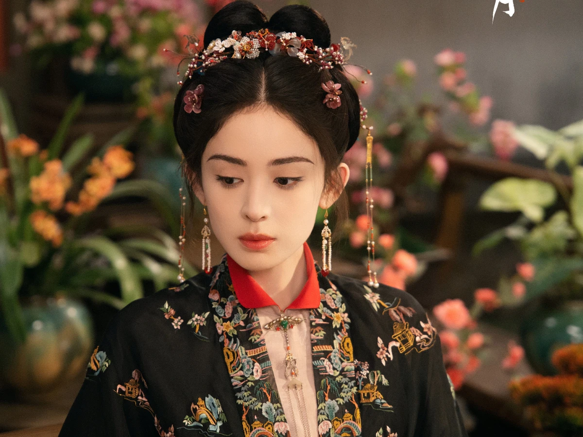 女主角：古力娜札 飾 榮善寶