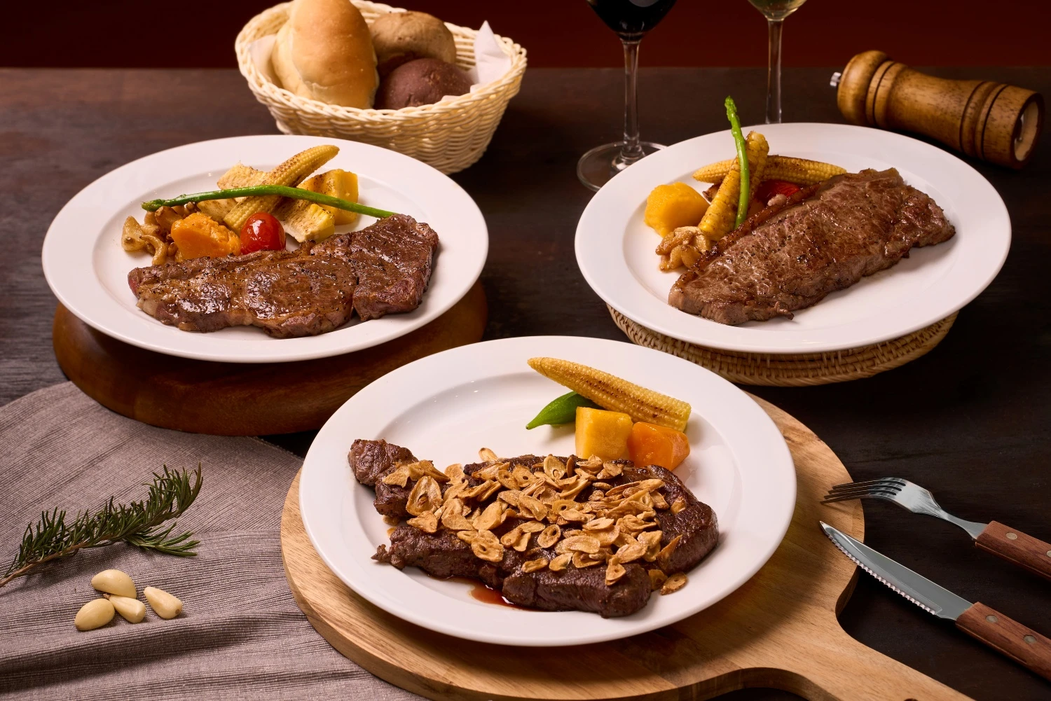 01_TOK牛排屋排排重磅，品嚐不同部位牛排肉質天然口感與牛脂甘甜