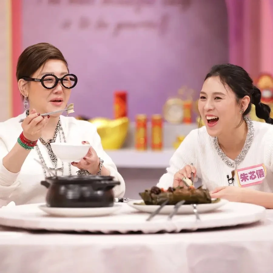 7款神級年菜連明星都在搶！朱芯儀私藏「花椒鮑魚佛跳牆」、藍心湄大讚「鬆糕」