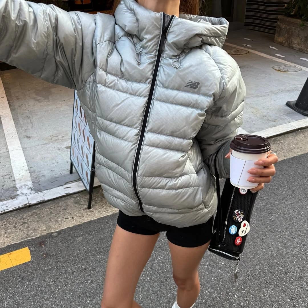 不只紅麵包外套？韓妞改穿「排骨羽絨外套」時髦顯瘦又保暖！挑選&穿搭技巧公開