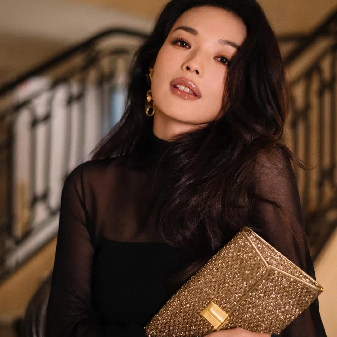 舒淇「法令紋消失術」太實用！鼻翼凹陷、法令紋秒隱形，這樣遮頂光也不怕！