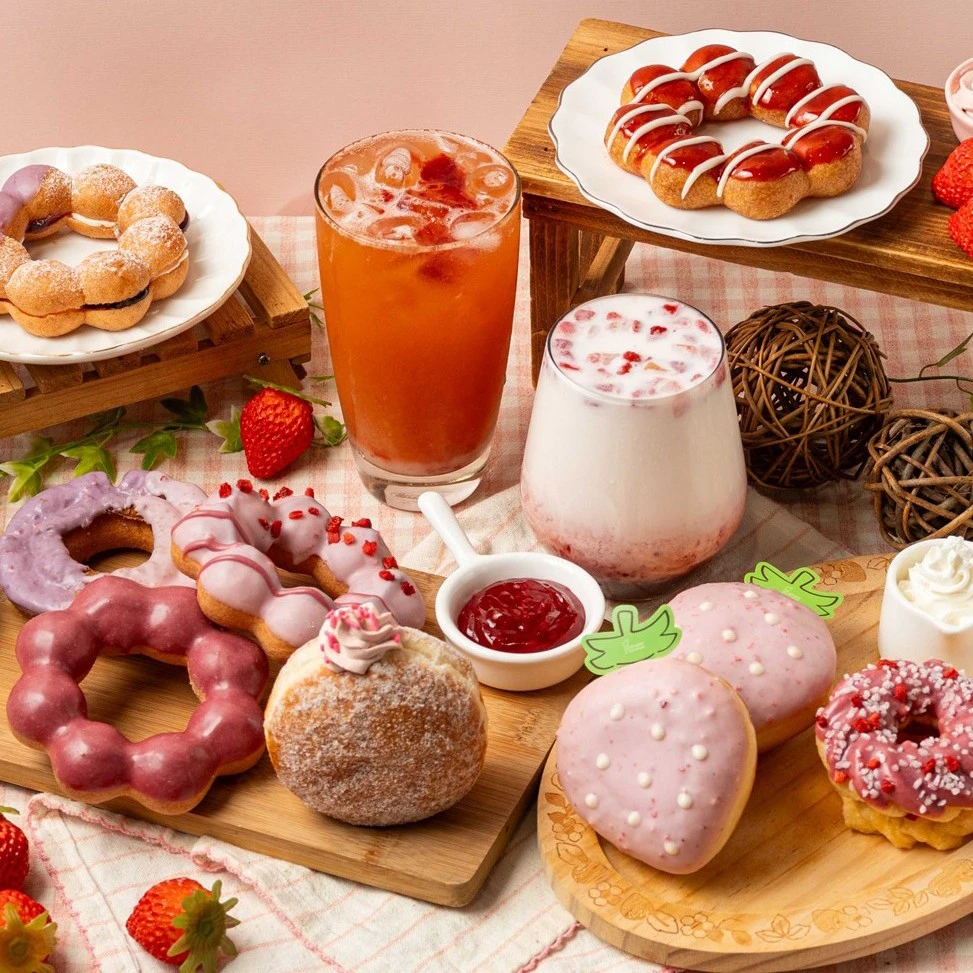 Mister Donut買6送2！草莓季「莓果饗宴」9大新品，莓果波堤期間限定登場