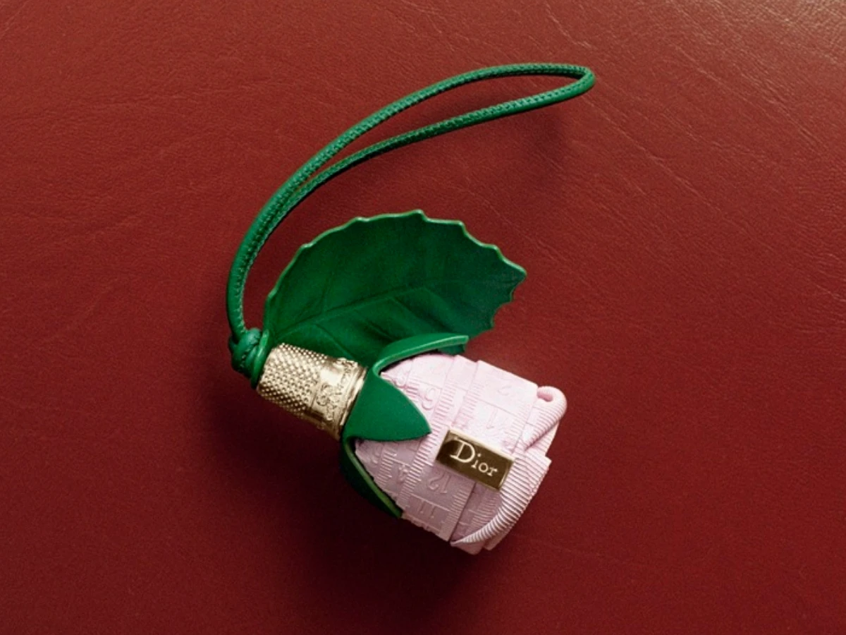 Dioramour 粉色玫瑰包款吊飾，NT.30,000