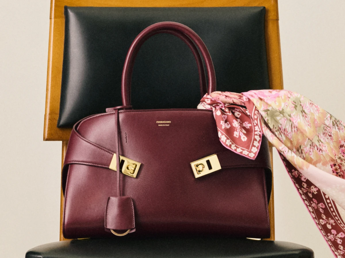 FERRAGAMO Hug handbag，價格店洽