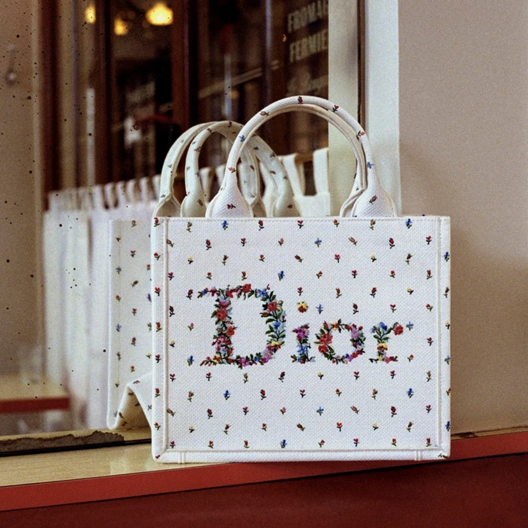 2026情人節包包推薦！MJ、DIESEL都推「愛心包」，小CK托特包千元價擁有