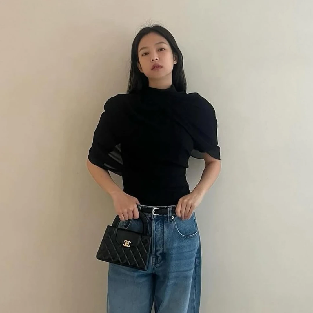 香奈兒「排隊包」等半年才買到！成語蕎曬「香奈兒凱莉包」，Jennie一拿詢問度飆升