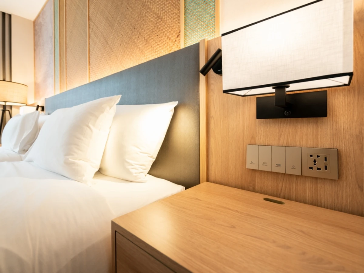 住旅館保平安儀式2.進房先全開燈、開空調與窗戶通風