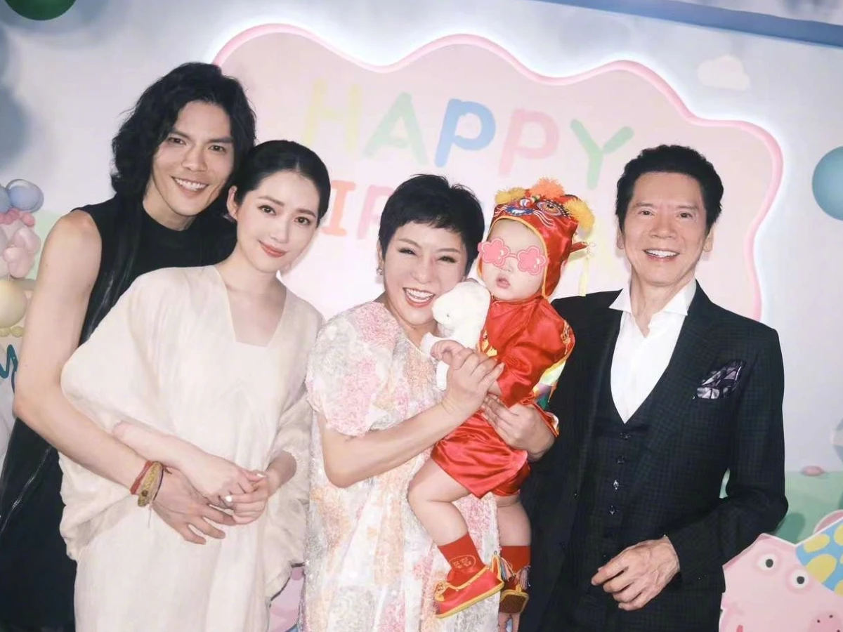 向華強拒絕讓兒子繼承，甚至封鎖小兒子聯絡方式