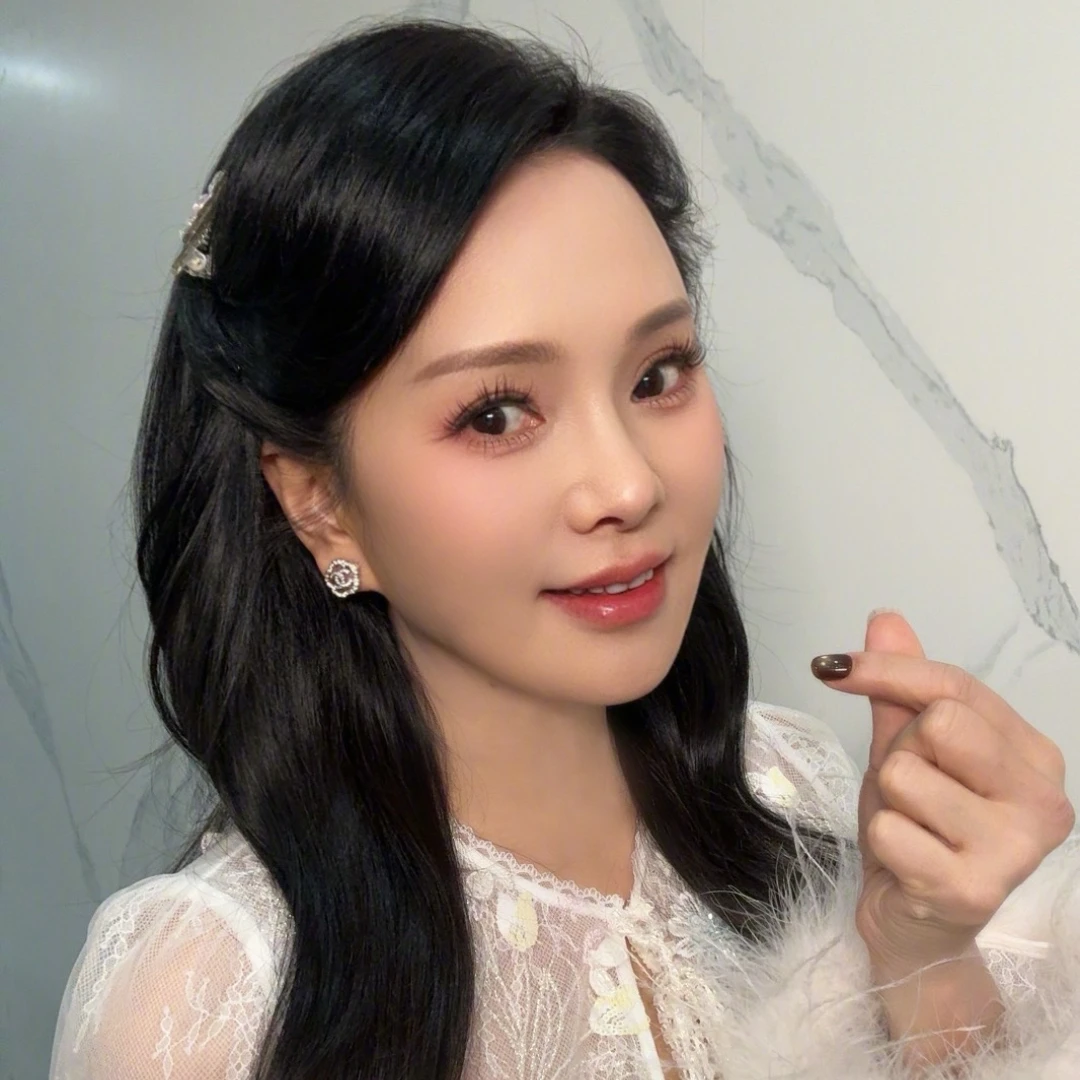 58歲伊能靜罕動怒「別再雌競」！被大讚「年輕得像少女」反向喊話：拒絕物化女性