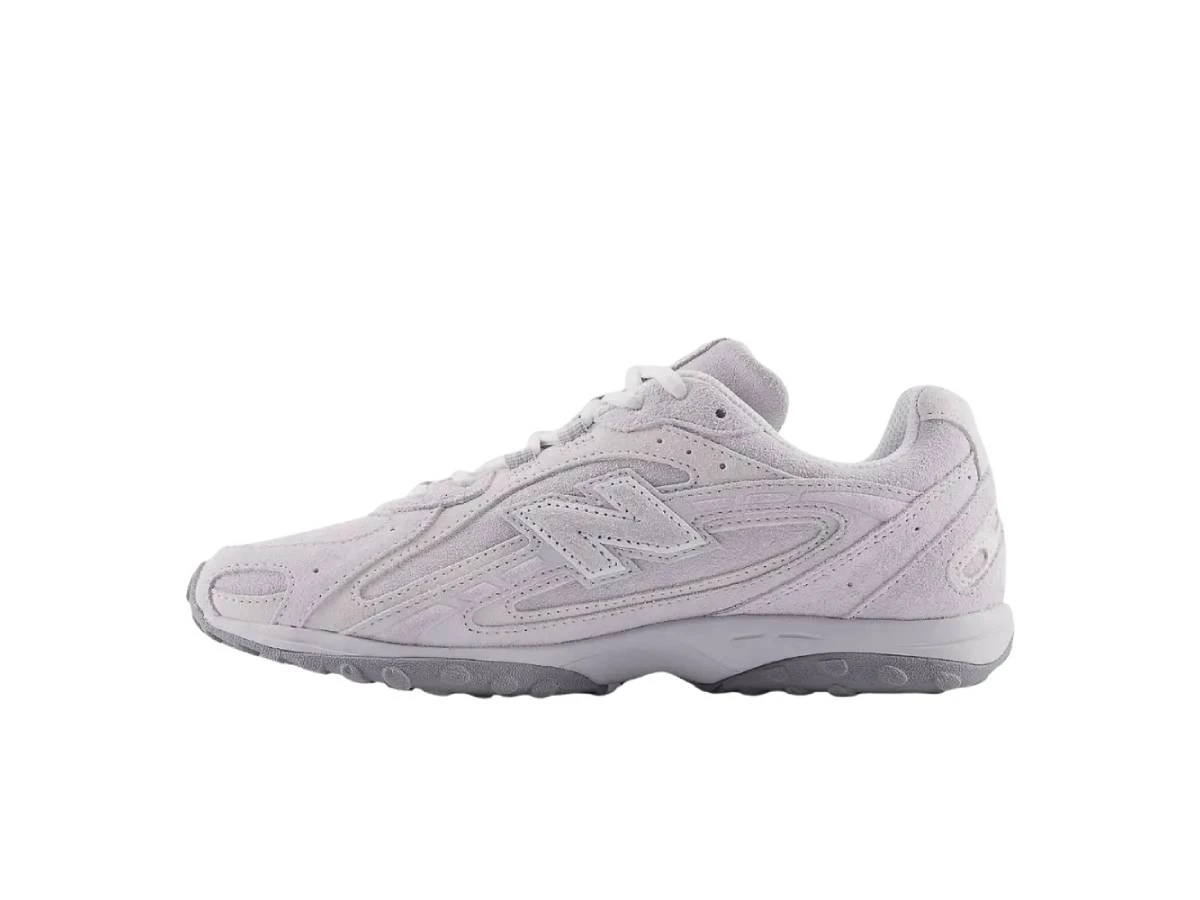 NEW BALANCE 204L，AREA 02 最低價：NT.3,549