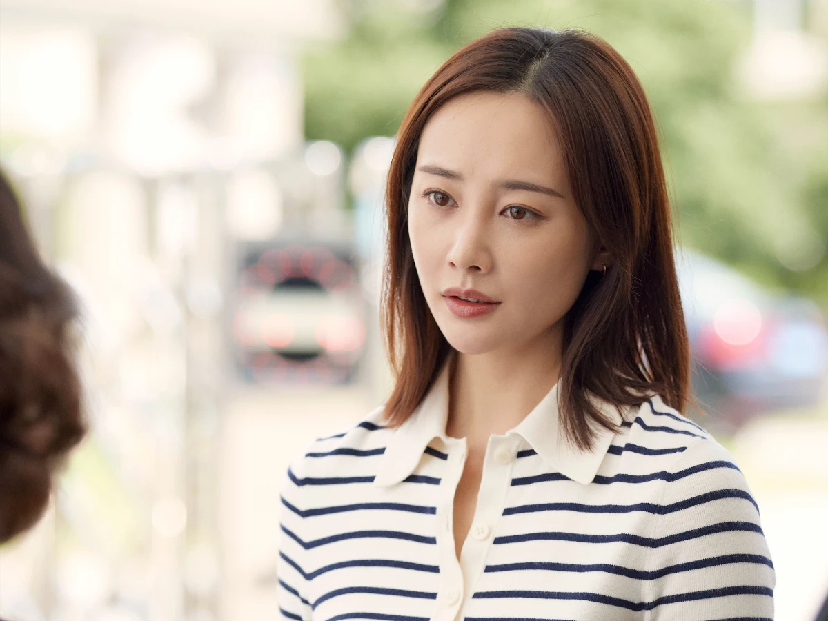 女主角：李純 飾 向中