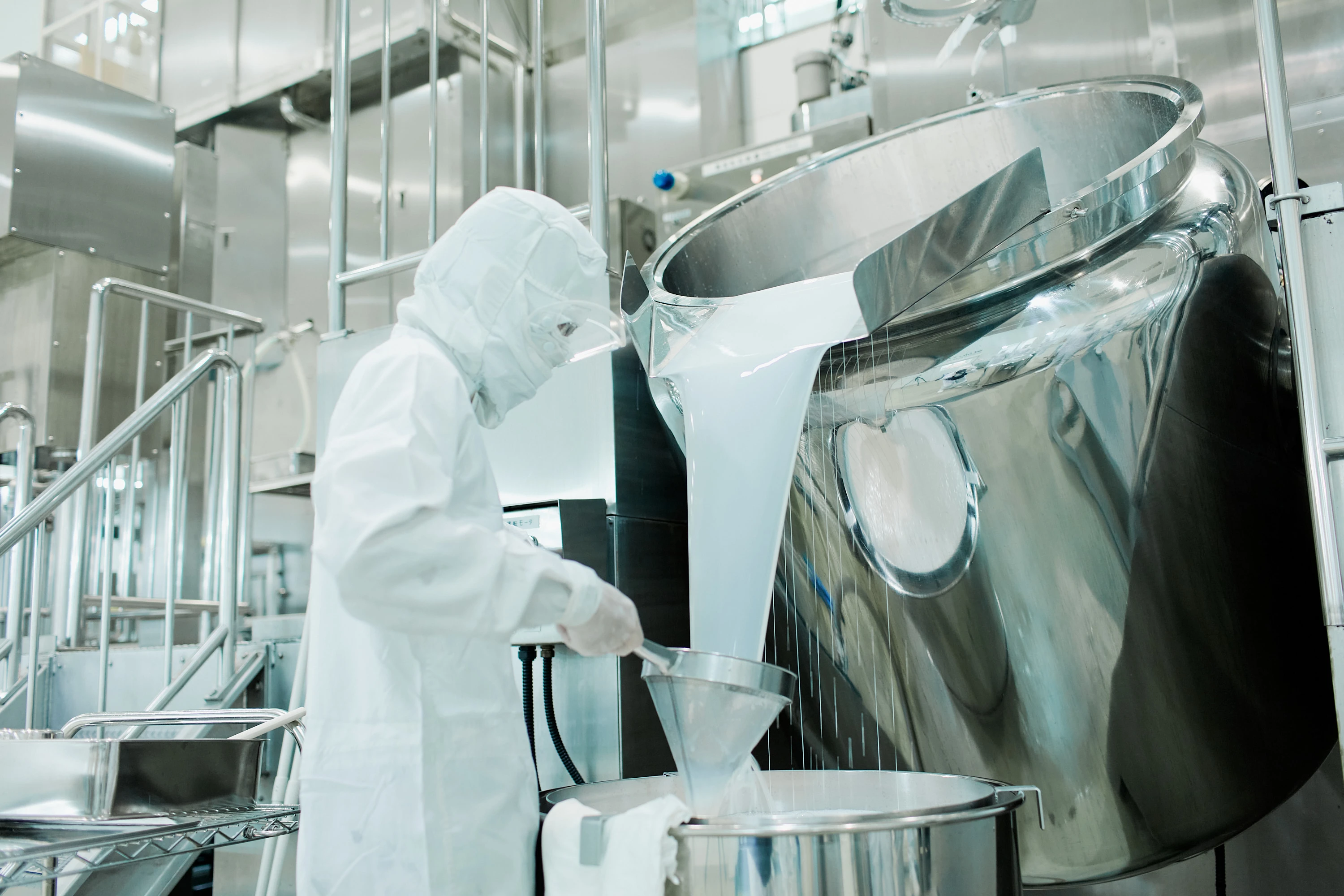 圖4：以日本職人精神嚴格把關每一道工序，對品質的近乎偏執，是為確保每一滴保養品，都能給予最安心的呵護