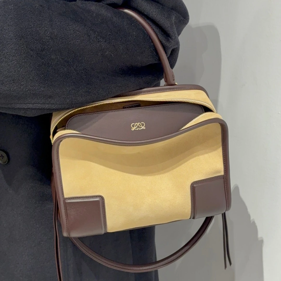 【編輯實裝週】現在流行包包拉鍊沒關？LOEWE新包Amazona 180：鬆弛外型+多拿法好心動