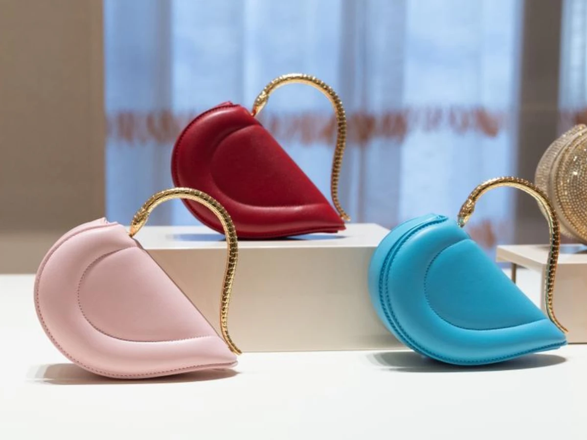 BVLGARI  Serpenti Cuoricino 迷你包款