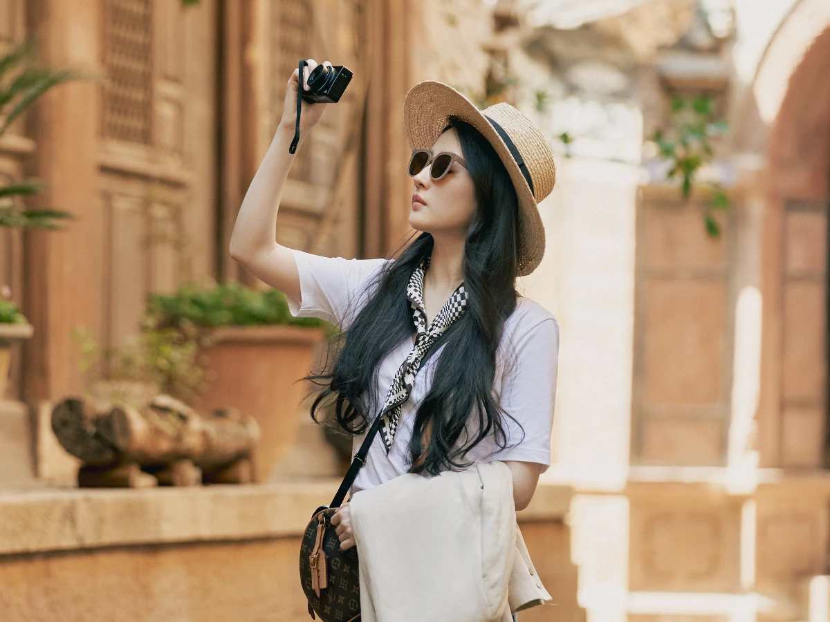 題目：如果有一天你獨自旅行，走到一個陌生地方，你會被哪個畫面吸引停下來？