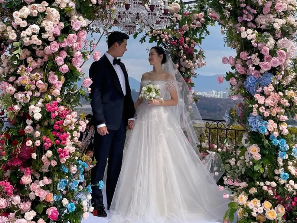 孫藝真在結婚4週年發婚紗照放閃