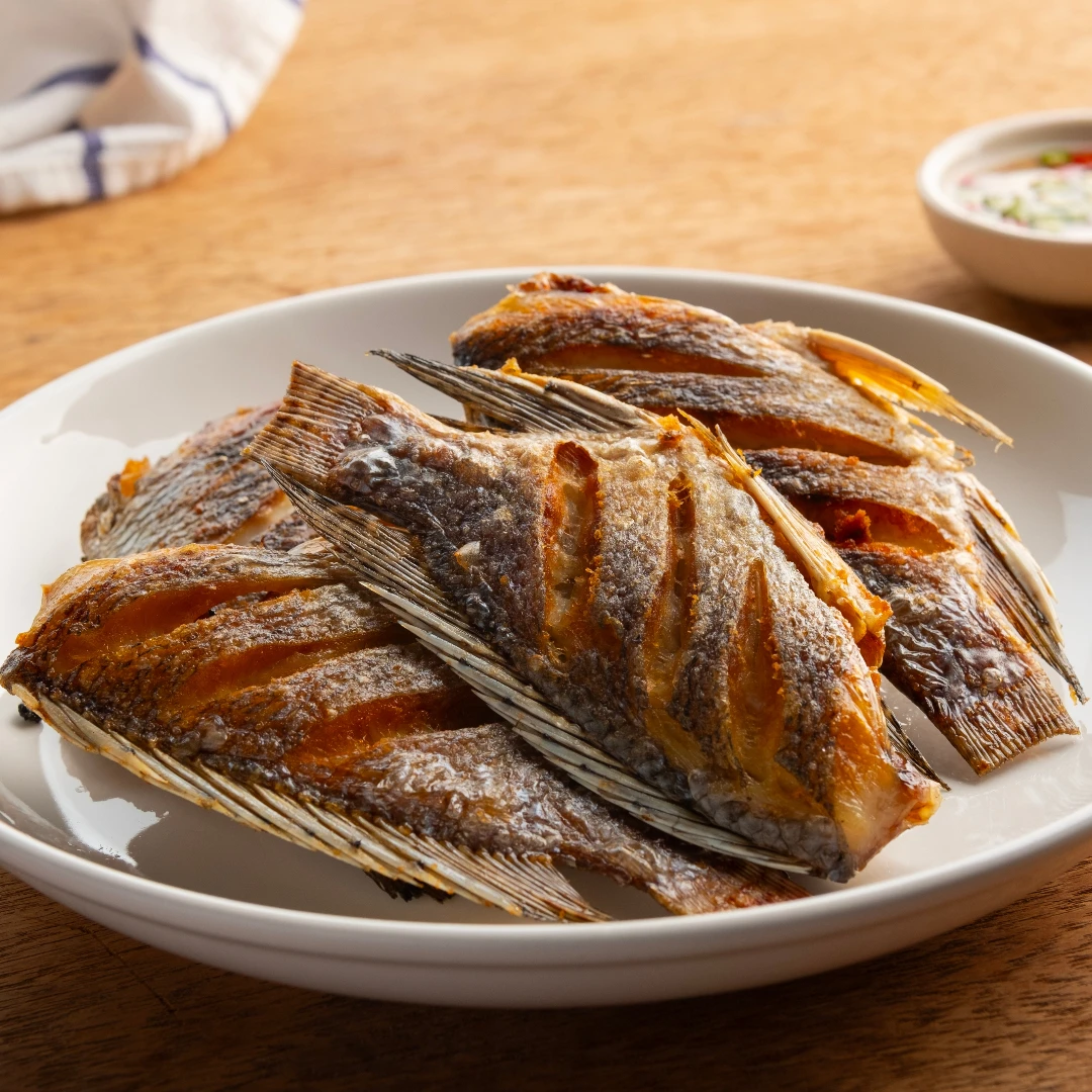 煎魚不破皮怎麼做？雷啟裕教4大關鍵＋滴水測試技巧完整教學
