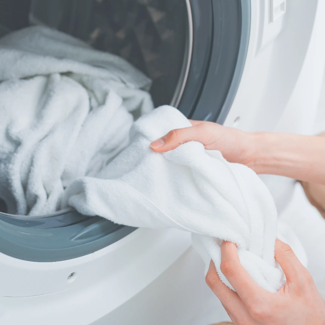 速乾衣怎麼洗才不臭？吸臭原因解析＋4步驟正確清洗法