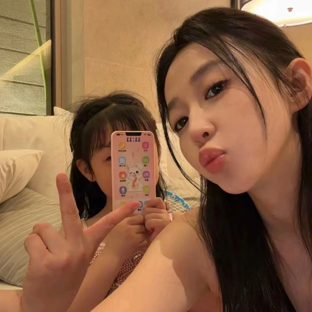 潘瑋柏老婆難得曬照！宣云與5歲女兒同框，網讚：像爸爸