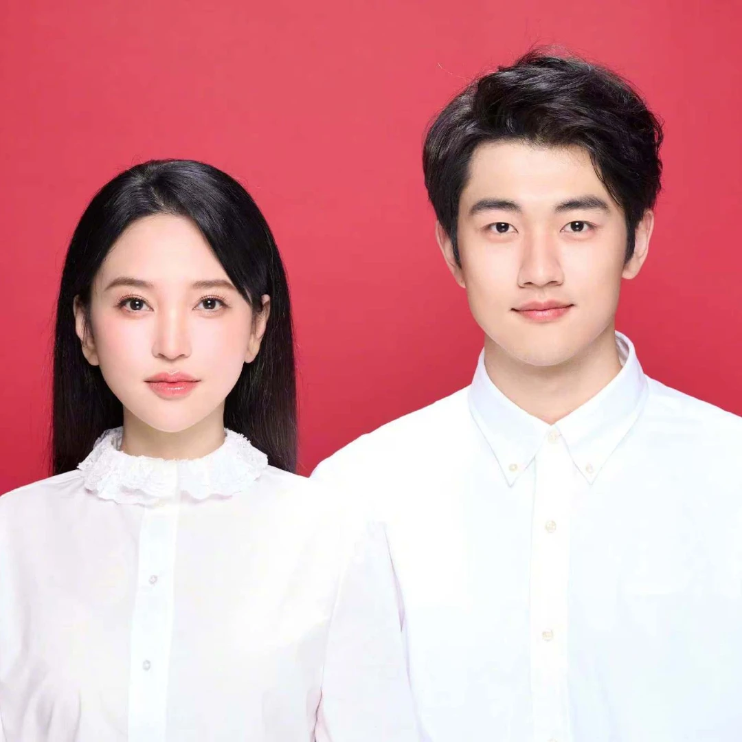 母子戀頻被看衰！43歲金莎與小19歲男星官宣結婚，昔連53天下廚追到女神