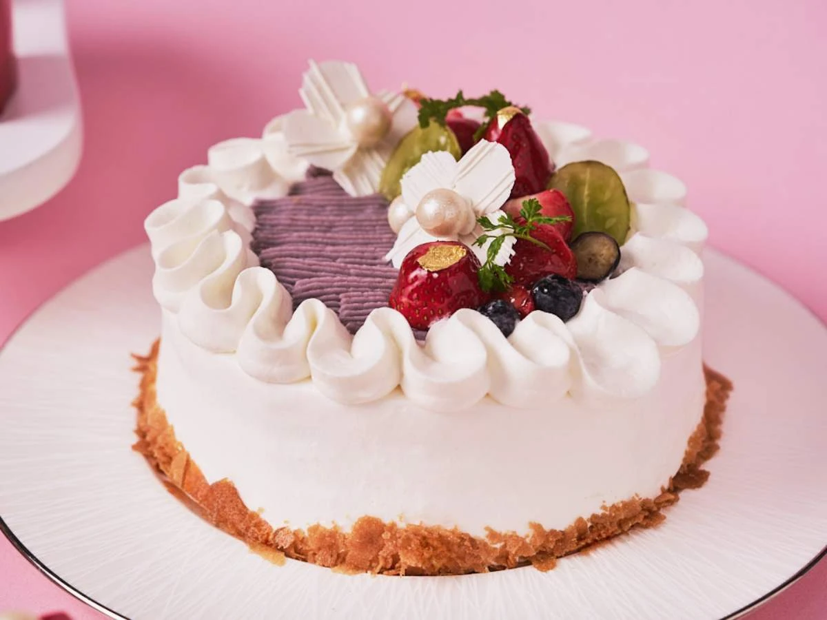 台北士林萬麗酒店推出母親節限定蛋糕「莓果花園」與「芋香花語」2