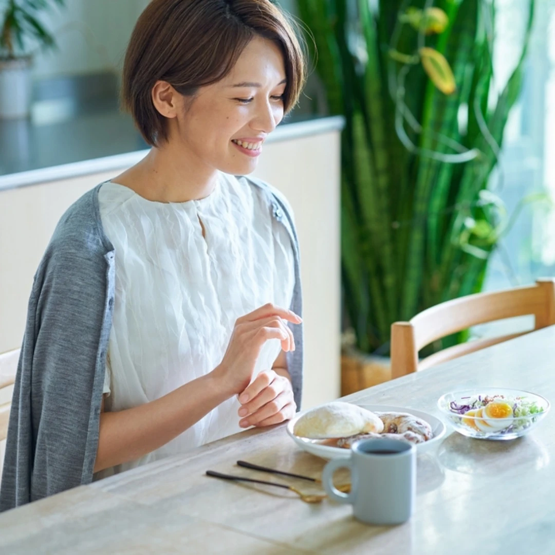 別再吃到撐！研究揭「7分飽」才是長壽關鍵：穩血糖、助減肥，抗老效果更驚人！
