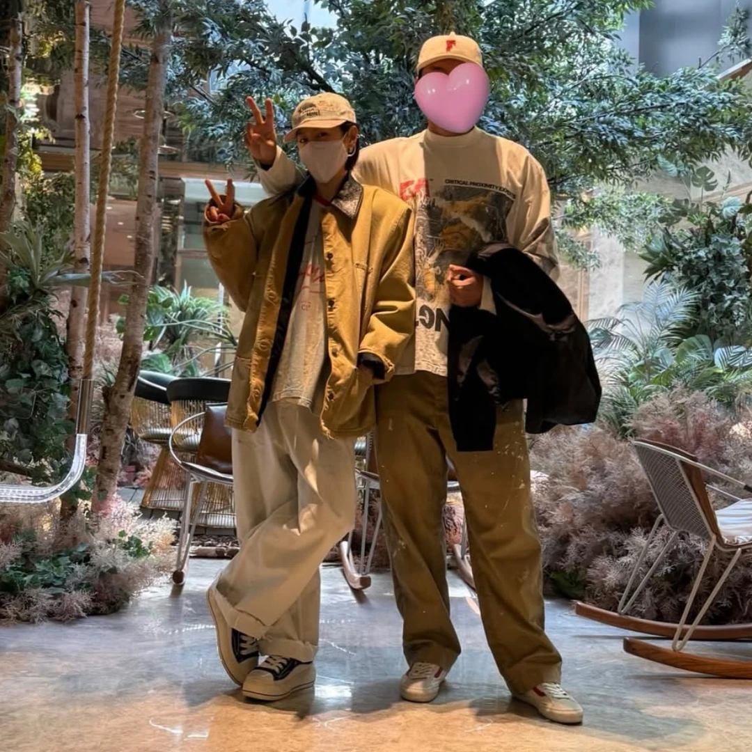 孫藝珍發文又碼掉玄彬！甜甜情侶照出自「他」掌鏡？孫藝珍私服狂穿「厚底帆布鞋」是這雙