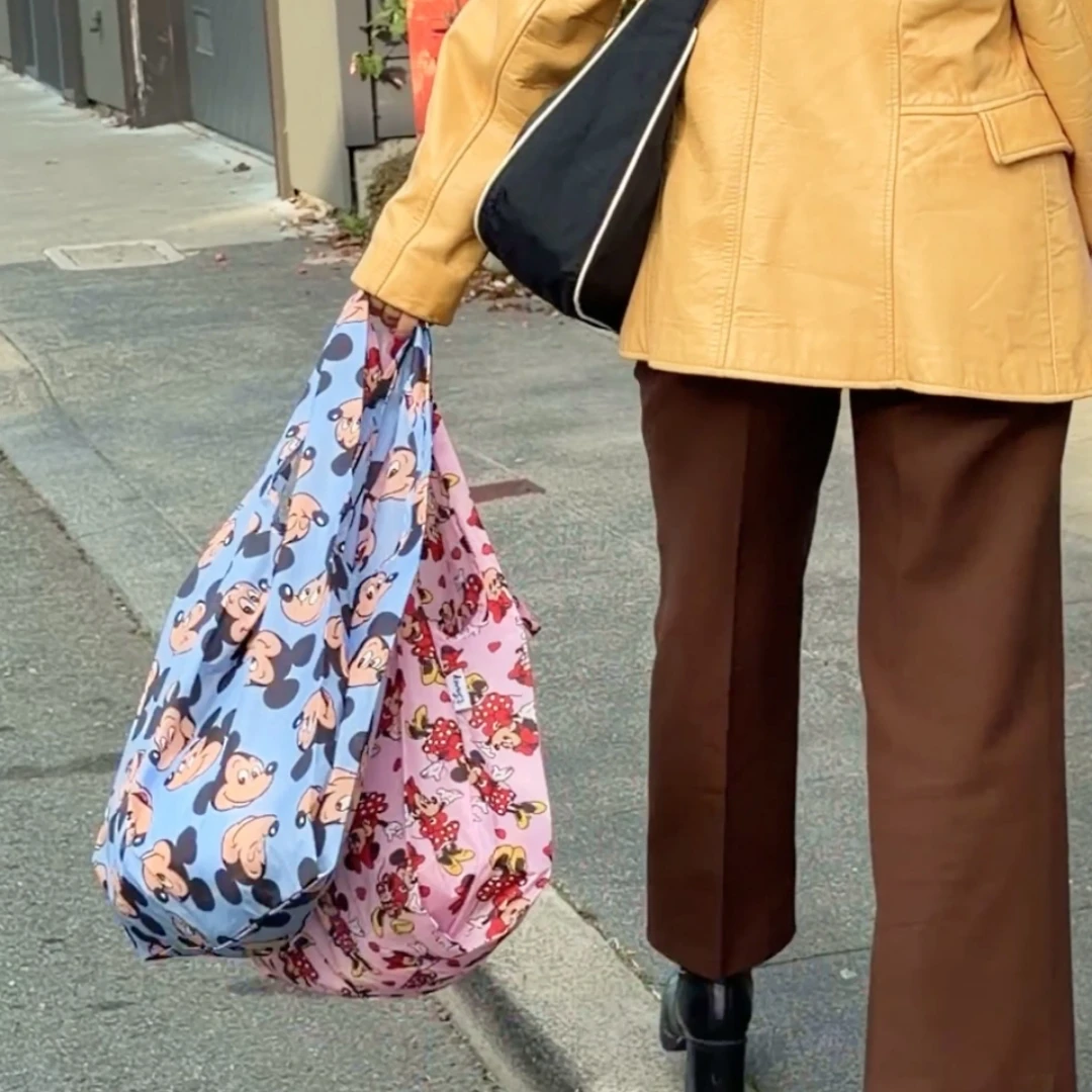 編輯探店！紐約街頭爆紅「BAGGU購物袋」輕量尼龍，極小收納小包也能裝得下